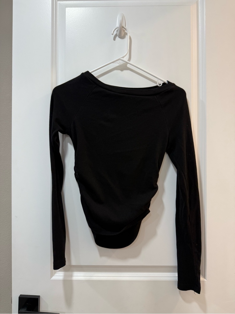 Black Long-Sleeve Women's Top - Classic Crewneck